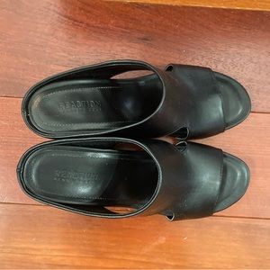 Kenneth Cole Reaction black heeled sandals.